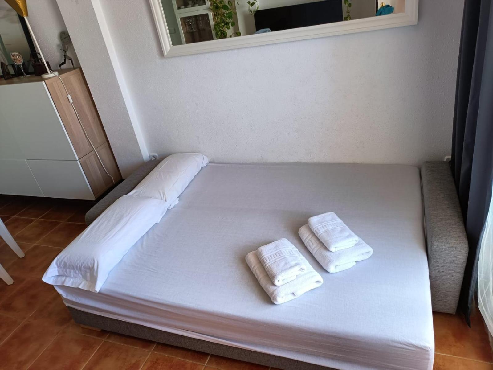 Precioso Con Piscina Y Garage Apartament